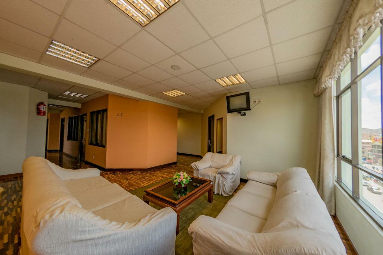Hotel Oporto Oruro Buitenkant foto