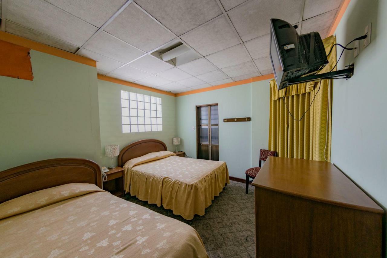 Hotel Oporto Oruro Buitenkant foto